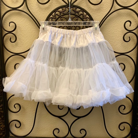 EUC Women’s Little Red Riding Hood Costume - Picture 5 of 7